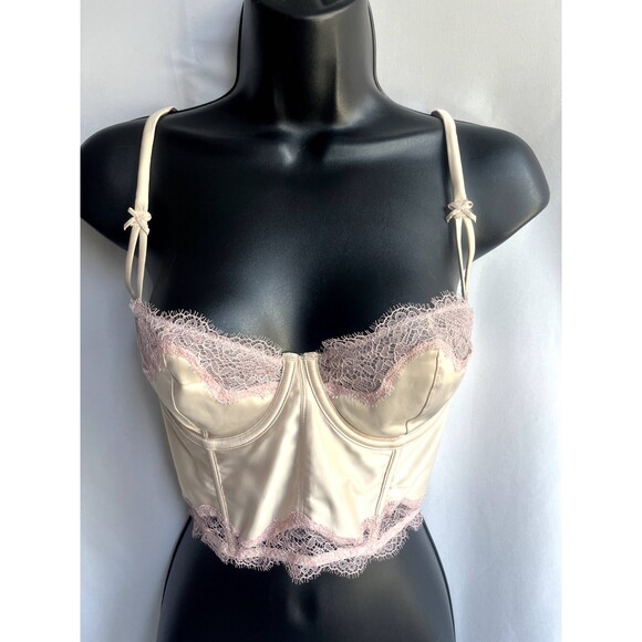 Victoria's Secret Cream Satin Corset Balconette Bra Pink Lace Trim Size 32D Cute - Picture 1 of 10